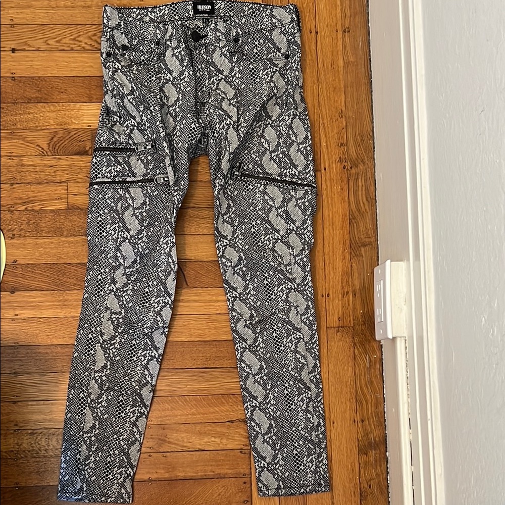 Hudson Jeans Black and Gray Snakeskin Pants